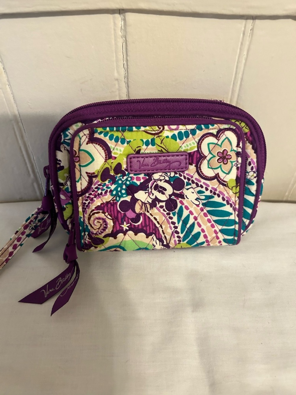 Vera Bradley Disney Parks “Plums Up Mickey Minnie” Smartphone Wrislet